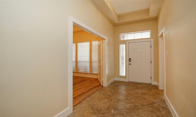 Foto del edificio - 8731 Birch Springs Dr