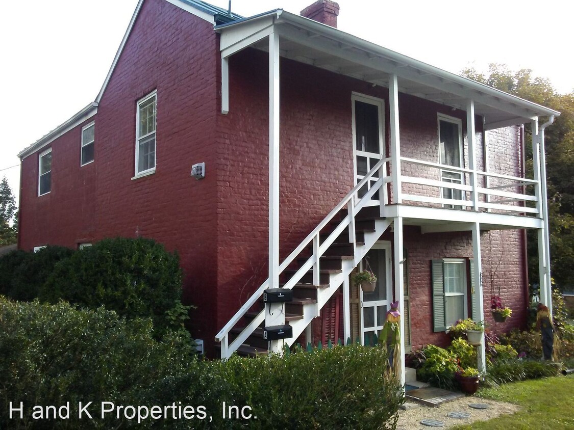 Primary Photo - 506 1/2 S Main St