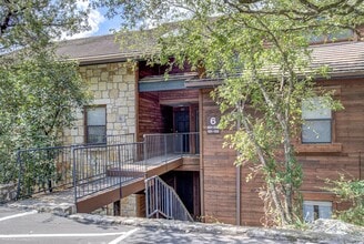 Building Photo - 4711 Spicewood Springs Rd