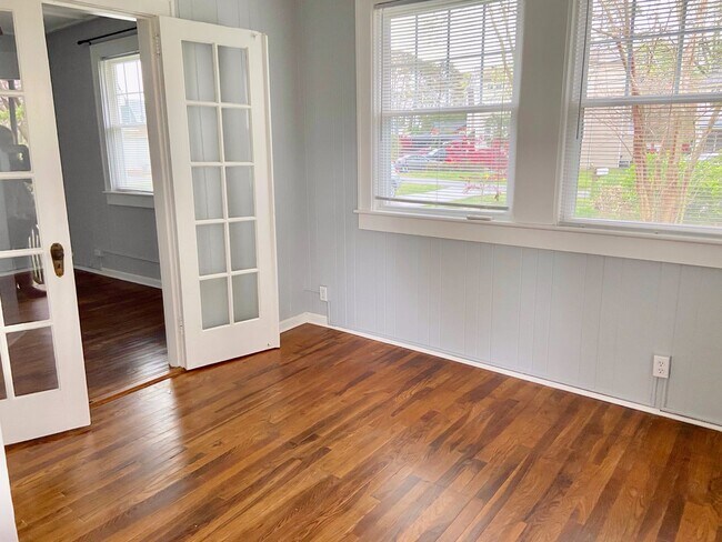 Foto del edificio - Athens Blvd