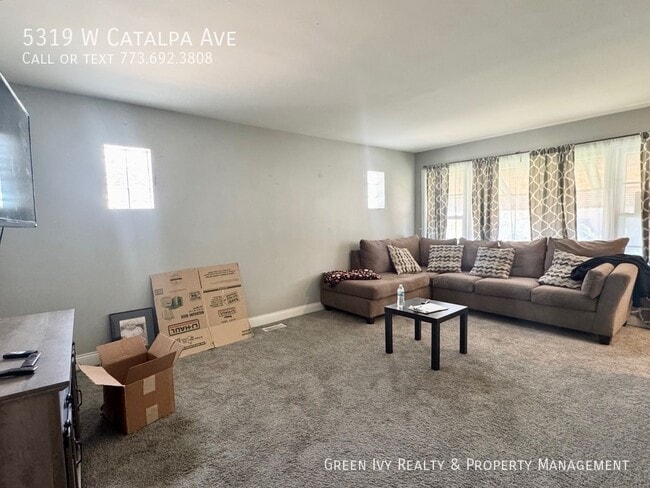 Building Photo - 5319 W Catalpa Ave