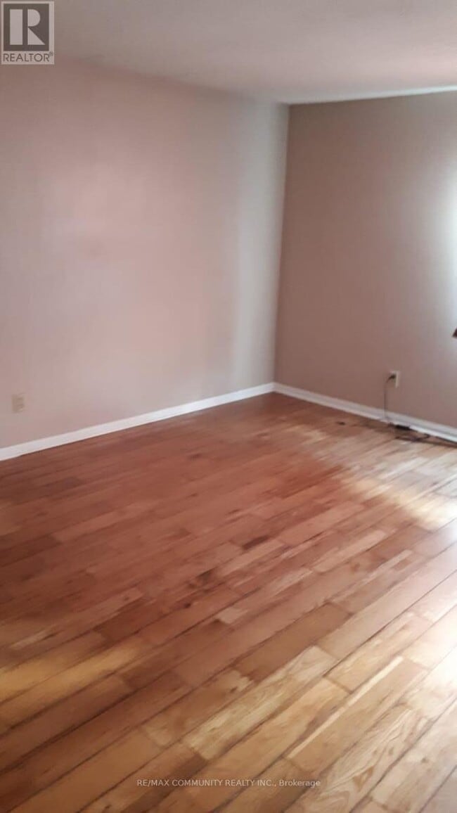 Photo du bâtiment - 172 Bellamy Rd N