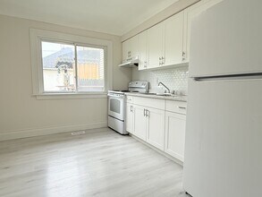 Building Photo - 1073 Albert Rd