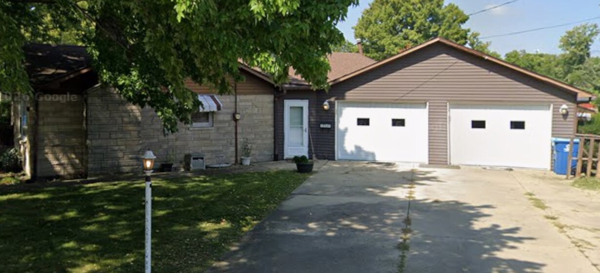 Building Photo - 713 S Longview Rd