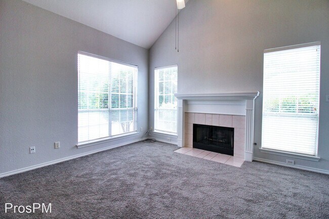 Building Photo - 3 br, 2.5 bath House - 8435 Creekside Circle