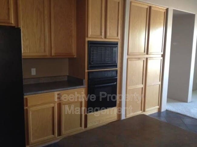 Building Photo - 1242 D St