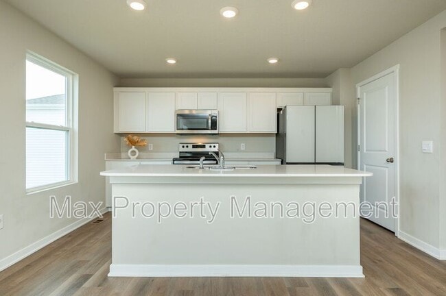 Building Photo - 4308 NE 15th St