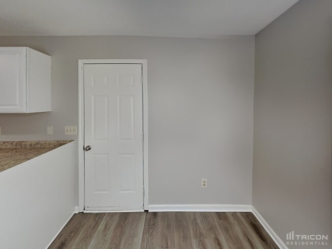 Building Photo - 13 Sutters Mill Ct