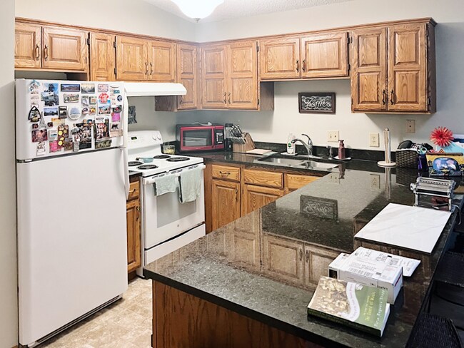 Foto del edificio - 11113 Edgewood Cir N