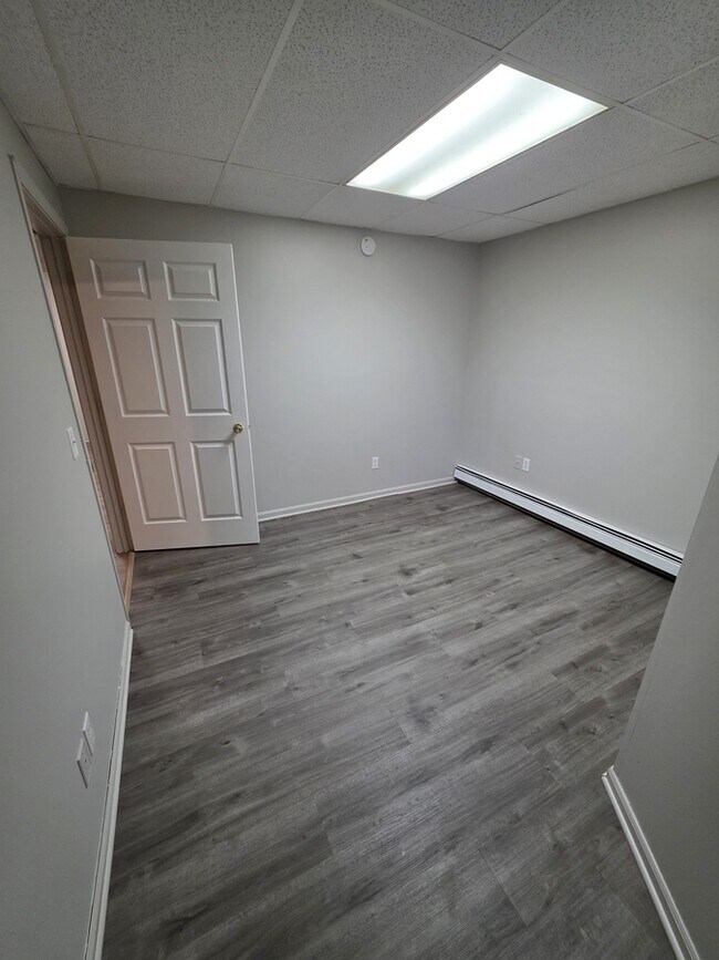 Foto del edificio - 3349 N Whitehall Rd
