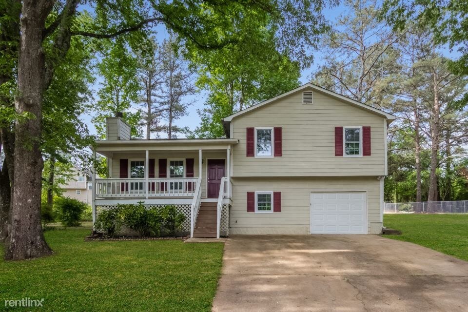 Primary Photo - 80 Meadowbrook Ln