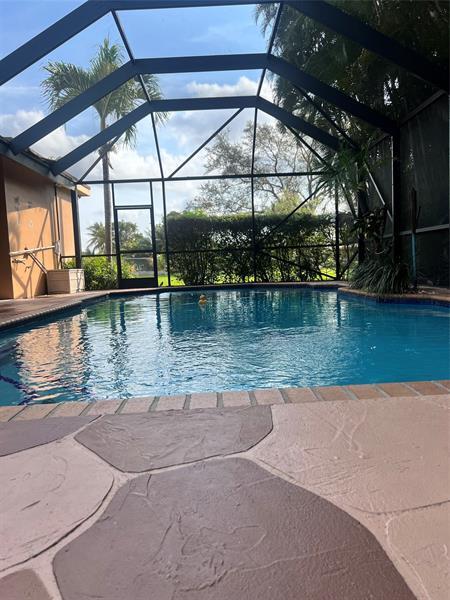 Building Photo - 8948 SW 53rd St