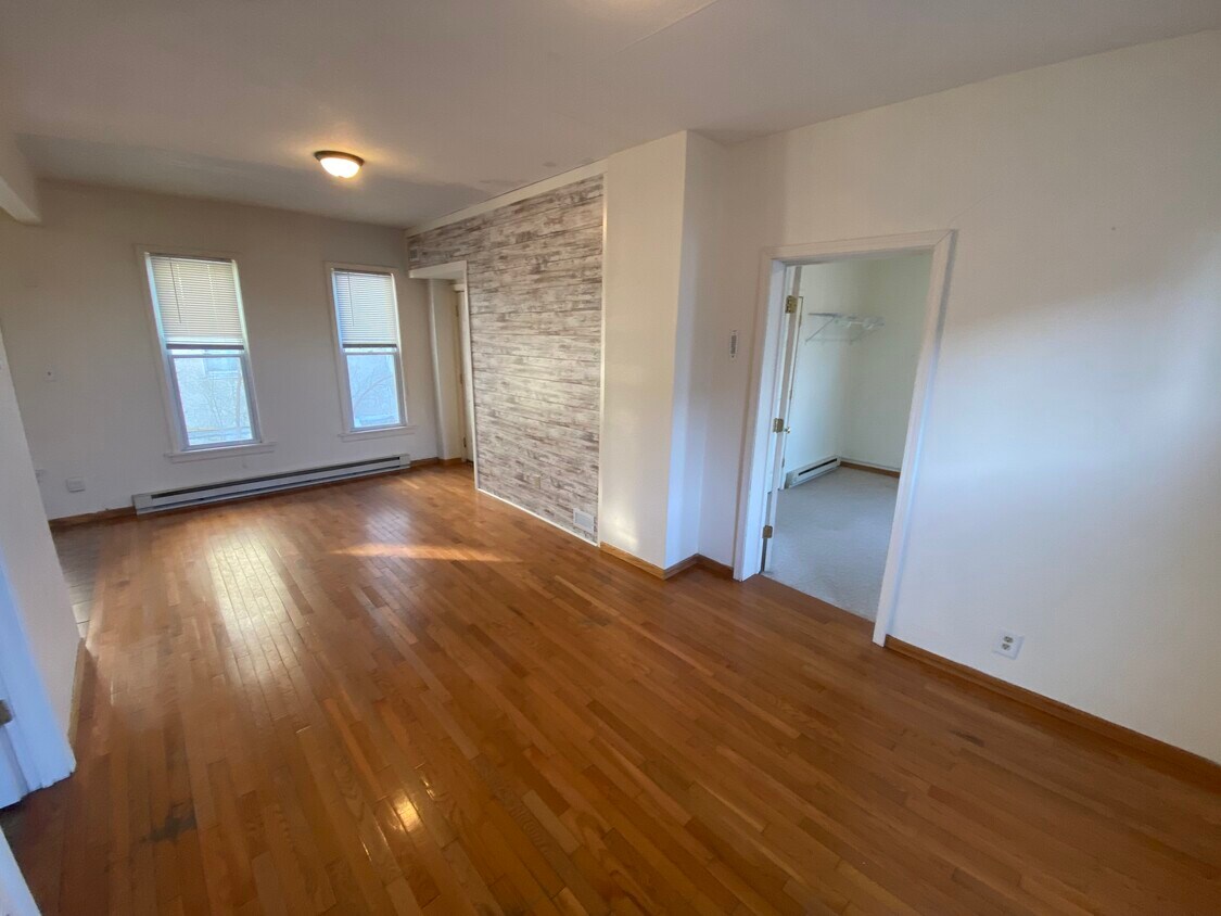 Foto principal - 213 N 7th St
