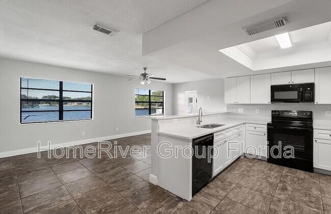 Building Photo - 8217 Fishhawk Ave