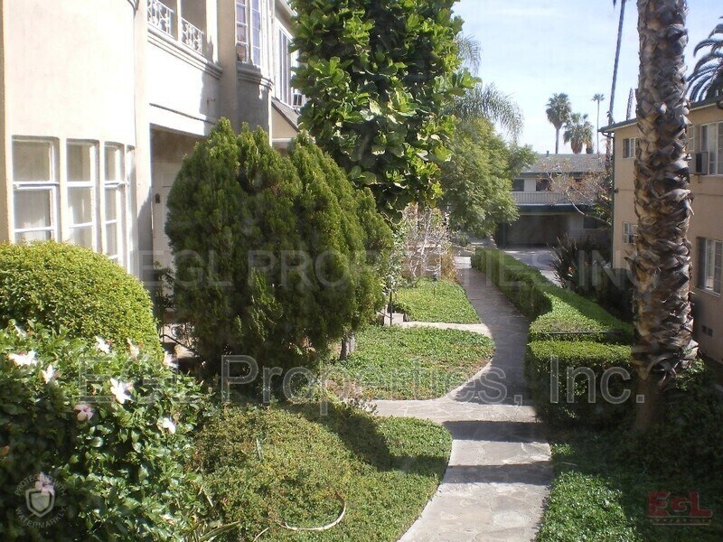 Primary Photo - 1421 N Laurel Ave