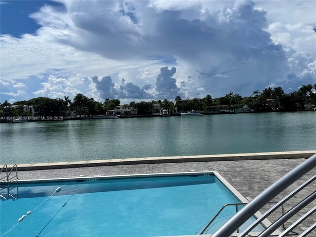 Building Photo - 6484 Indian Creek Dr