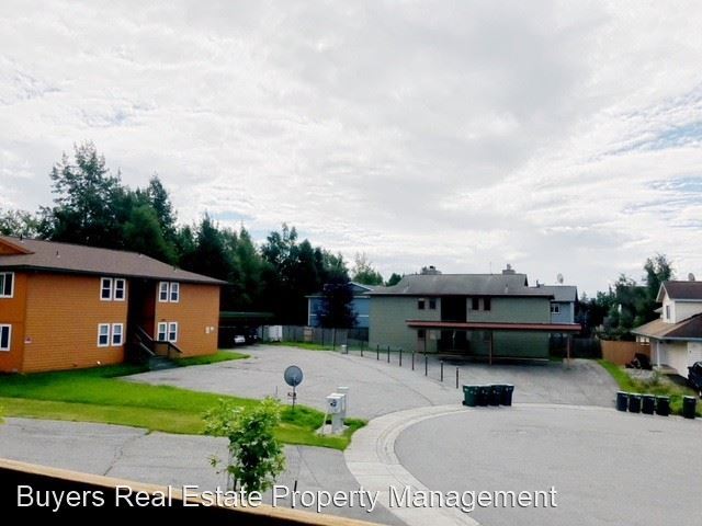 Foto del edificio - 1261 Surrey Cir