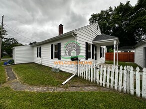 Building Photo - 2416 N 22nd St