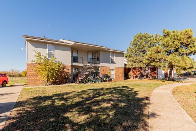 Building Photo - Nice 2 bed 1 bath in Norman! Half off on t...