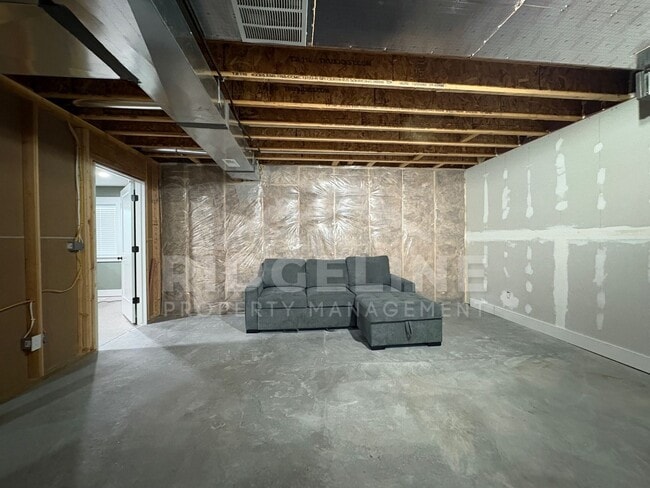 Building Photo - 806 E 1475 N