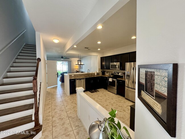 Building Photo - 6789 Roundleaf Dr