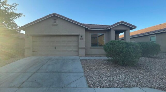 Foto principal - 24366 W Chipman Rd