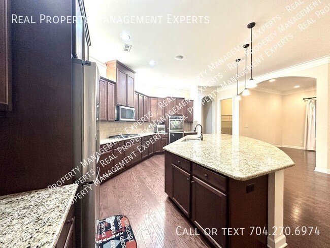 Foto del edificio - Spacious 5BR/3.5BA Home in Mooresville!