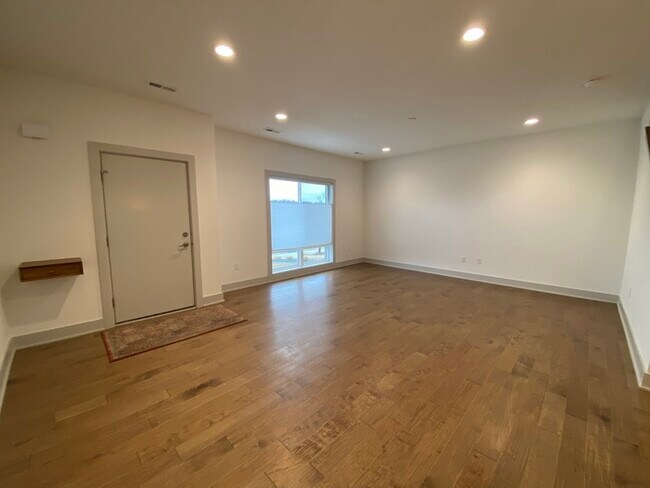 Foto del edificio - Beautiful Townhome for Rent