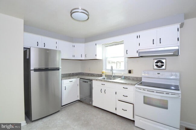 Building Photo - 5110 Westland Blvd