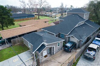 Building Photo - 2010 Caplin St