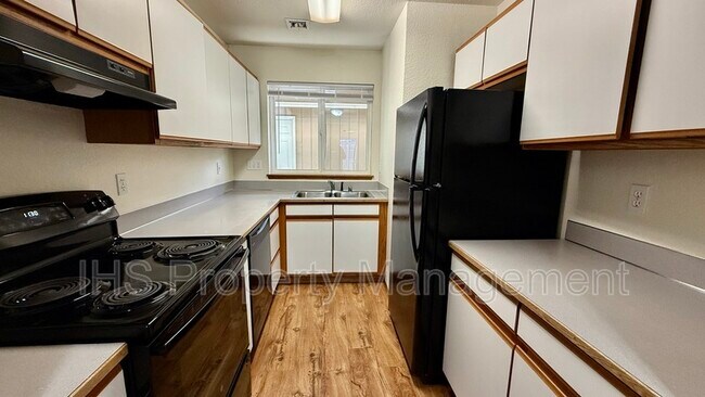 Foto del edificio - 930 S Johnson St