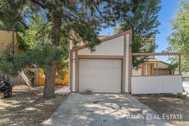 Building Photo - Spacious 3-Bedroom, 2-Bathroom Duplex with...