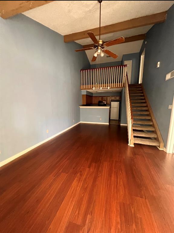 Foto del edificio - 200 Pecan Dr