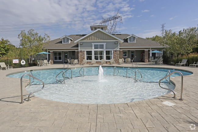 Piscina - Bridgeway Apartments