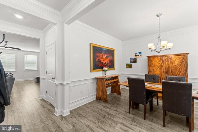 Building Photo - 104 Standish Pl