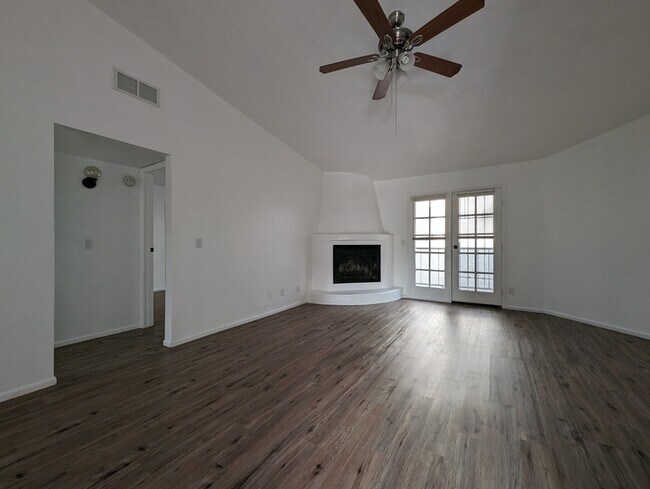 Foto del edificio - 15402 N 28th St