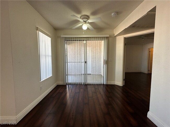 Foto del edificio - 6800 E Lake Mead Blvd
