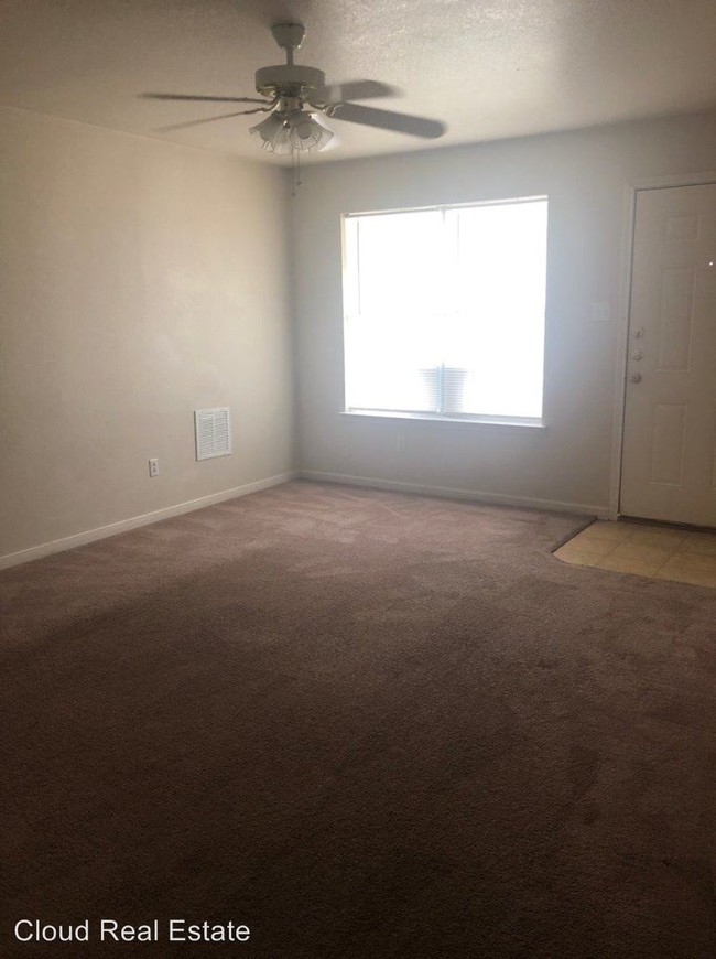 Building Photo - 320 Cedar Ridge Dr