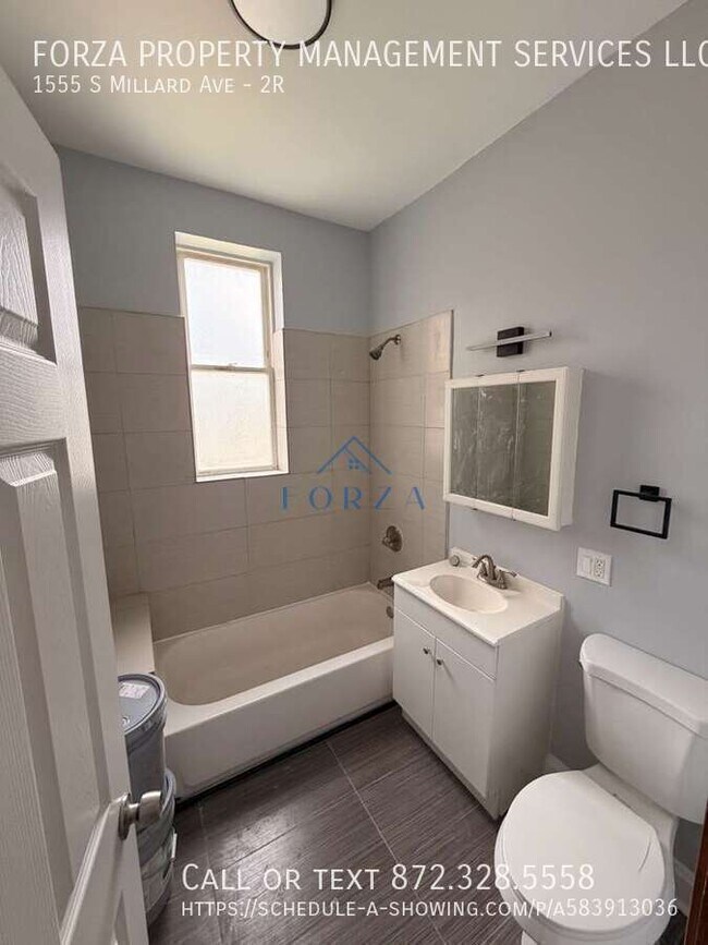 Foto del edificio - 1555 S Millard Ave