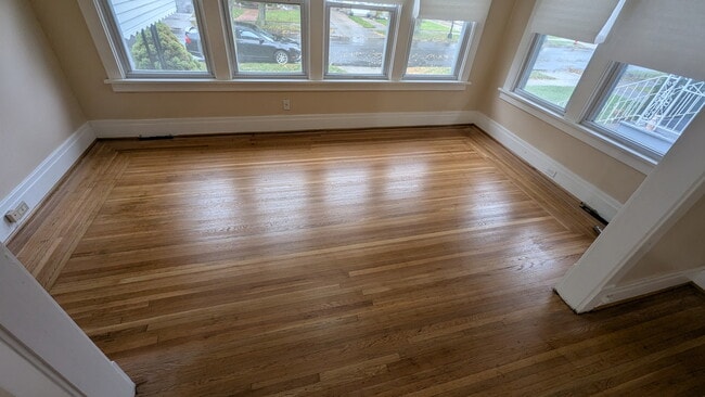 Foto del edificio - 275 Sterling Ave