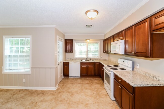 Building Photo - 5273 Quince Rd