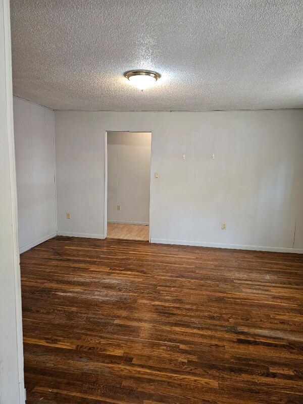 155 Midway Dr Unit C, Oliver Springs, TN 37840 Room for Rent in