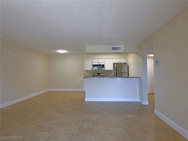 Foto del edificio - 5325 Summerlin Rd