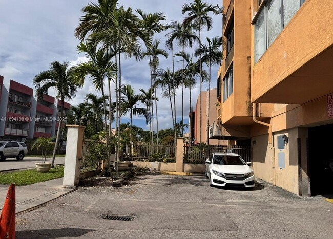 Foto del edificio - 6055 W 19th Ave