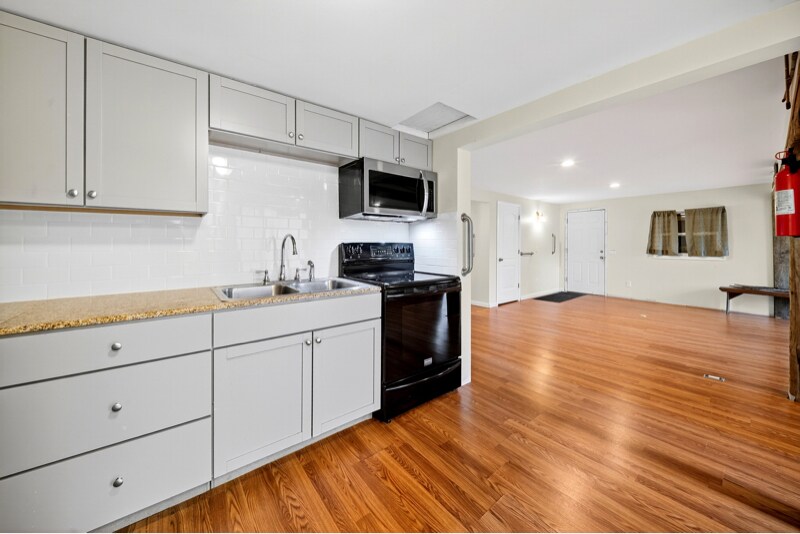 Foto del edificio - 23 S Lake Rd