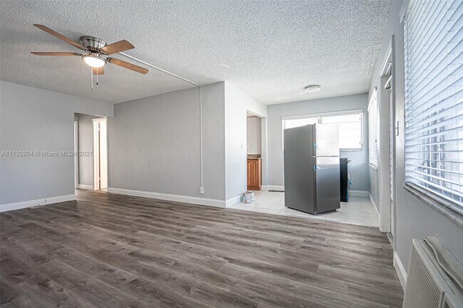 Foto del edificio - 2020 NE 51st Ct