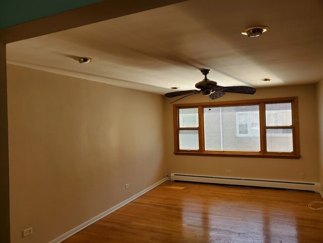 Foto del edificio - 6767 N Olmsted Ave
