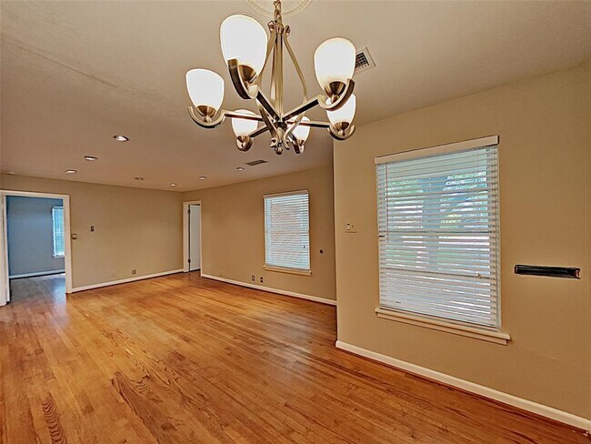 Building Photo - 444 Kirkwood Dr