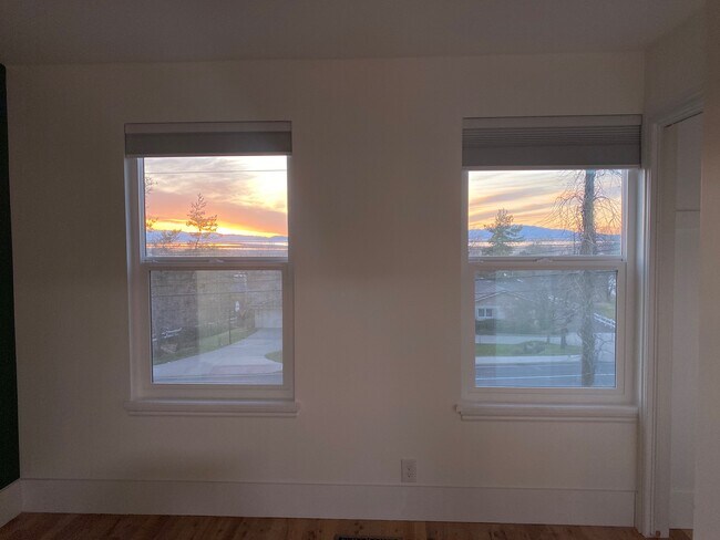 Building Photo - 1982 N Main St