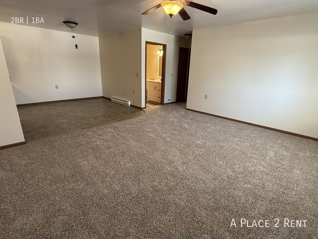 Building Photo - Updated 2 Bed with Garage - Brand New Appl...